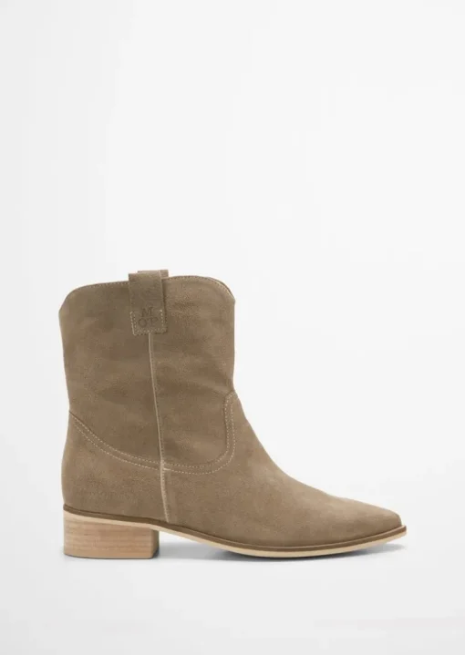 Buty do kostki wykonane z miękkiego zamszu