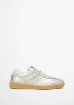 Buty sportowe wykonane z delikatnej skóry bydlęcej