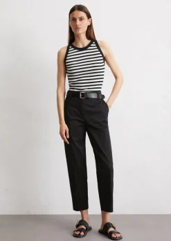 Chino model Kalni tapered wykonane z bawełny organicznej