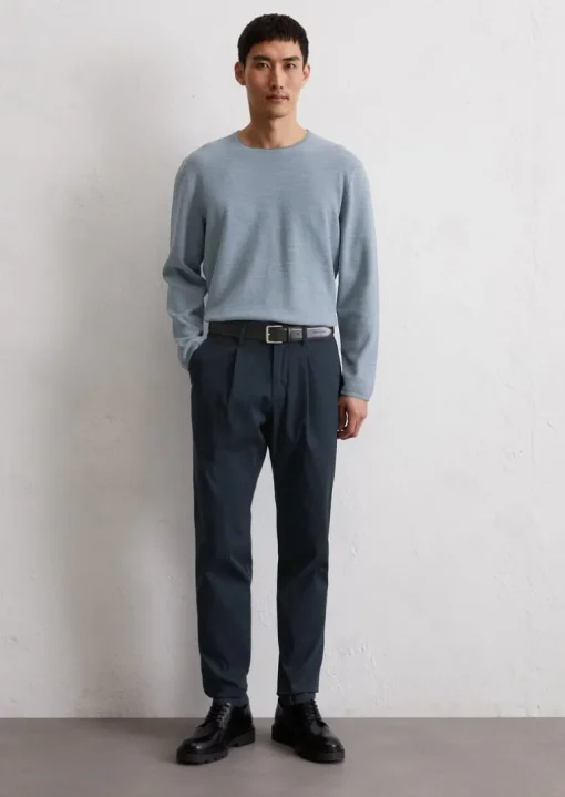 Chino Model Morot Jogger Pleats wykonana z mieszanki bawełny organicznej