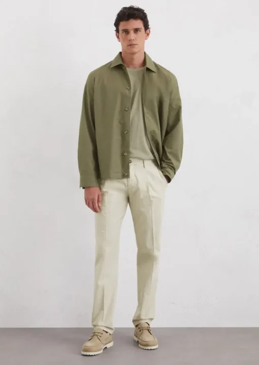 Chino model Osby Jogger tapered Wykonana z lekkiej mieszanki organicznej bawełny i lnu