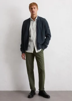 Chino model Osby zwężane wykonana z mieszanki bawełny organicznej