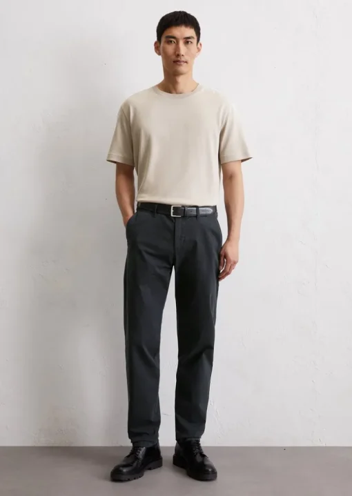Chino model Osby zwężane wykonana z mieszanki bawełny organicznej