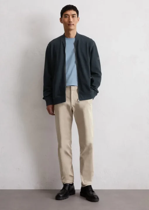 Chino model Osby zwężane wykonana z mieszanki bawełny organicznej