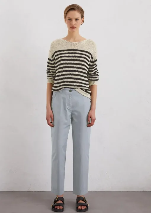 Chino model Rimka zwężane wykonane z organicznej bawełny typu stretch twill