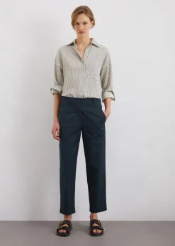 Chino model Rimka zwężane wykonane z organicznej bawełny typu stretch twill