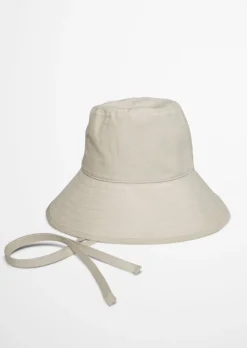 Letni kapelusz wykonane z lnu