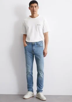 Model dżinsów w kształcie Sjöbo o nieformalnej, kreskowanej fakturze denimu