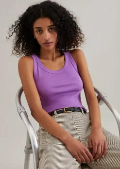 Prążkowany tank top slim wykonana z elastycznego dżerseju z bawełny organicznej