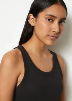 Prążkowany tank top slim wykonana z elastycznego dżerseju z bawełny organicznej