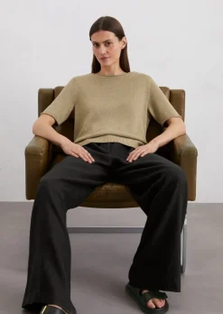 Regularny sweter z krótkim rękawem wykonana z organicznej mieszanki bawełny i lnu