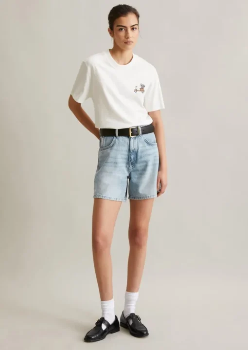 Spodenki jeansowe model Filda relaxed wykonane ze sztywnego denimu