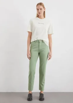 Spodnie model Iva boyfriend cropped wykonana z miękkiej mieszanki bawełny organicznej