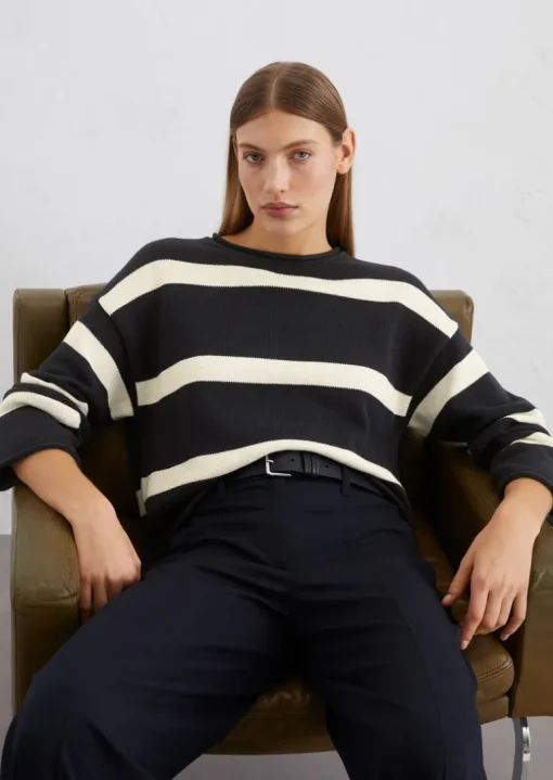 Sweter DfC oversize wykonane z bawełny organicznej