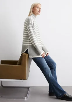 Sweter oversize z dzianiny z wzorem w paski