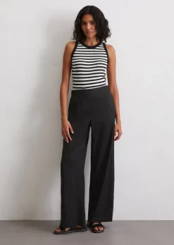 Szerokie spodnie wykonana z materiału Naia™ twill