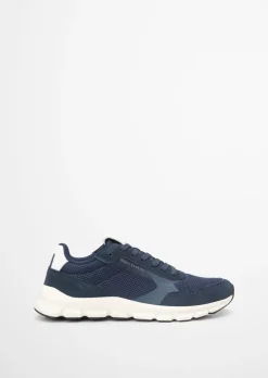 Trampki Wykonane z ultralekkiego materiału